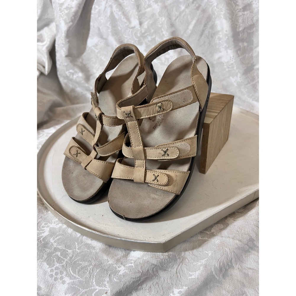 SAS Nudu Women Sandals 6.5 M Beige Leather Strappy Comfort Walking Shoes